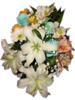 Corona de flores naturales y ramo de novia para casamiento.