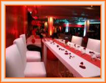 Banquetas altas mesas altas para ambientacion de fiesta de cumpleaos de 50 aos en salon de fiesta del marinas golf.
