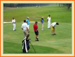 Torneos de golf para principiantes y campeonatos de tenis.